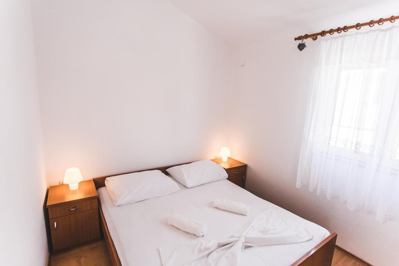Apartmani Males Rogoznica (Sibenik-Knin) Exterior foto