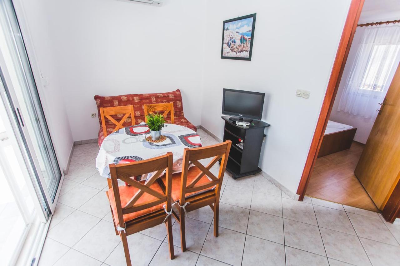 Apartmani Males Rogoznica (Sibenik-Knin) Exterior foto