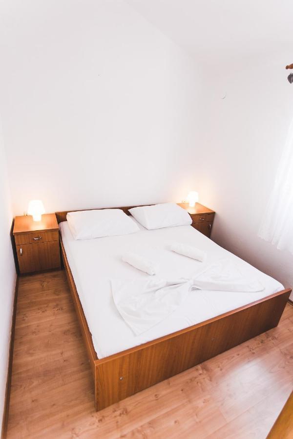 Apartmani Males Rogoznica (Sibenik-Knin) Exterior foto